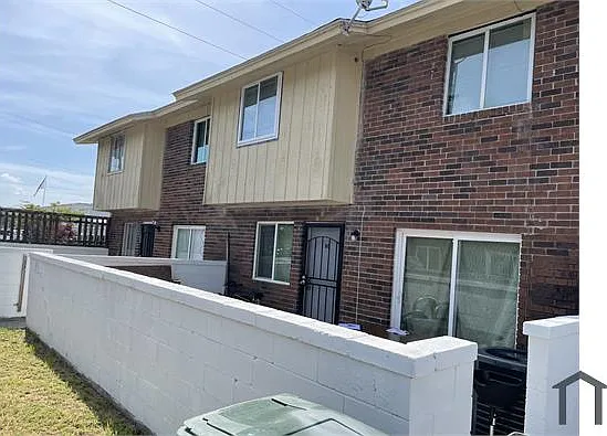 2 bed, 1110 sqft, $1,350 — Photo 2