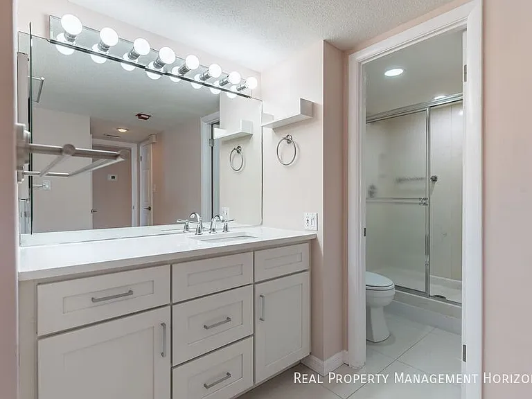 1700 Benjamin Franklin Dr #3B — Photo 9