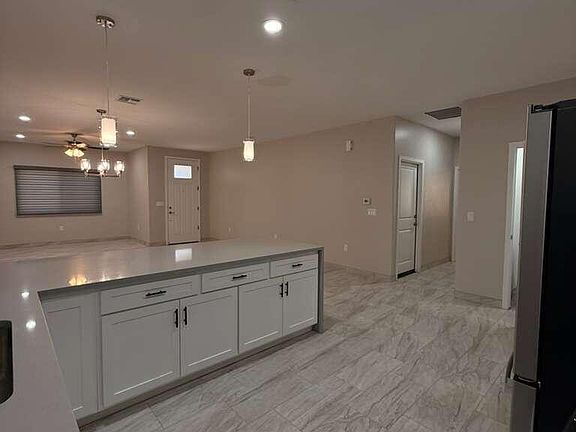 4th image of 55 Calle Etopia