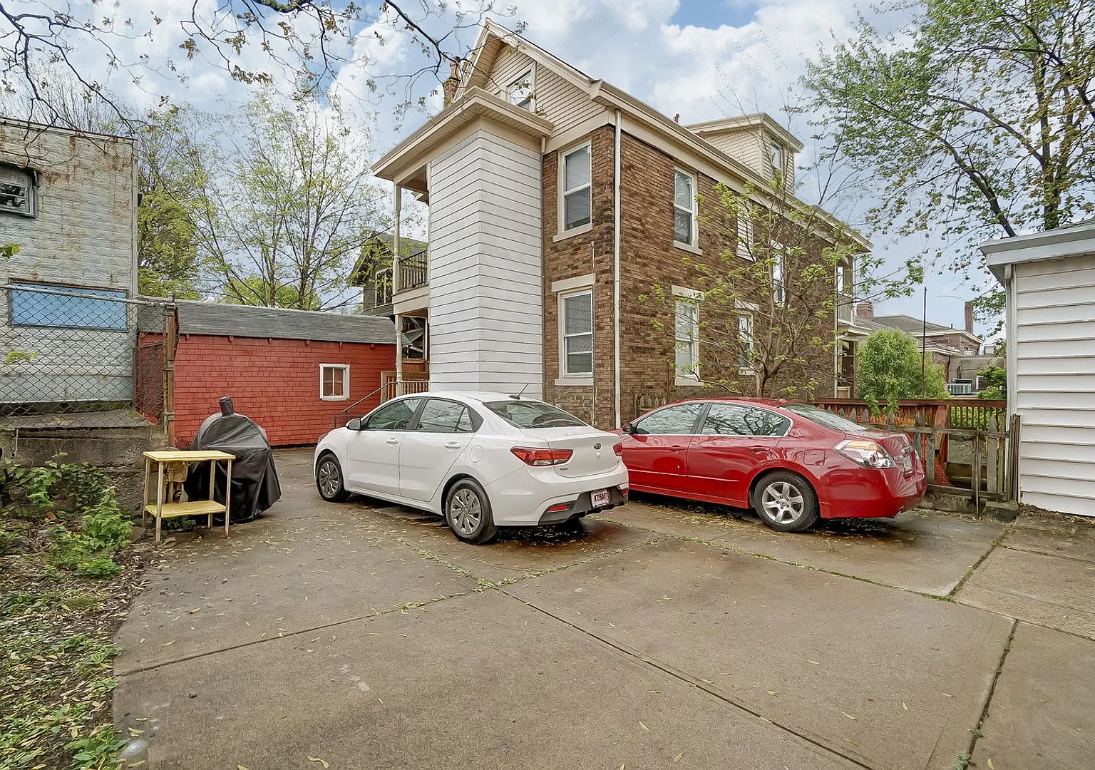350 Volkert Ave — Photo 2