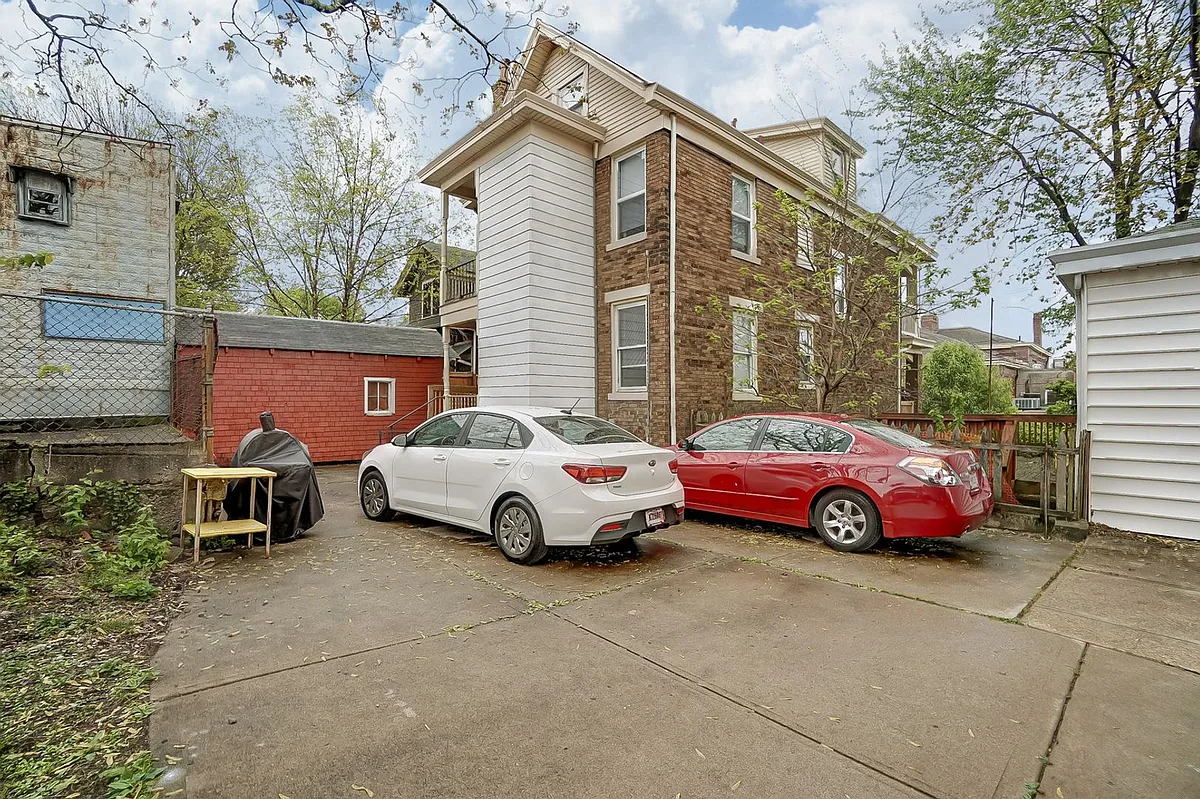 Building Photo - 350 Volkert Ave