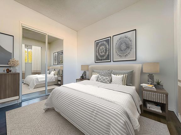 3rd image of 649 Ocean Park Blvd APT 6