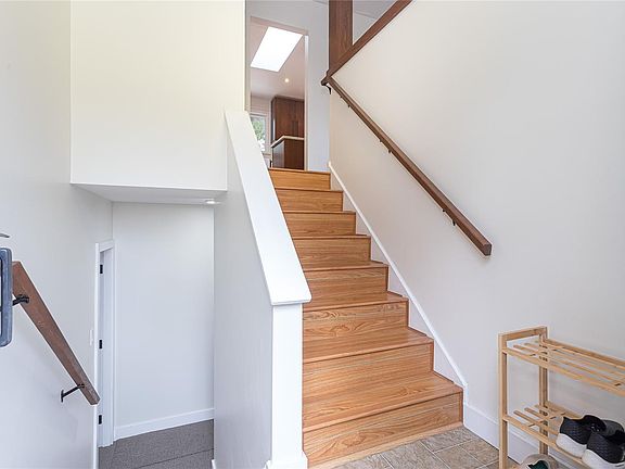 4th image of 5861 Sycamore St
