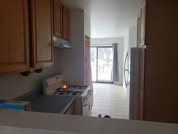 2nd image of 1402 Leslie Ave