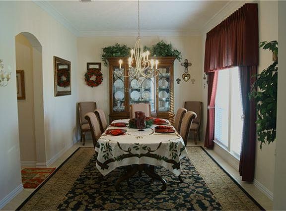 Formal Dining