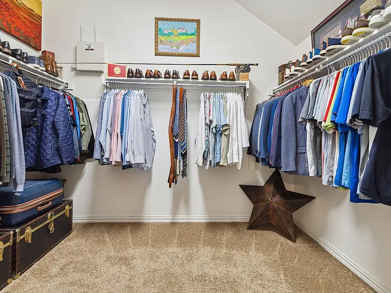 2416 Royal Summit Dr — Photo 12