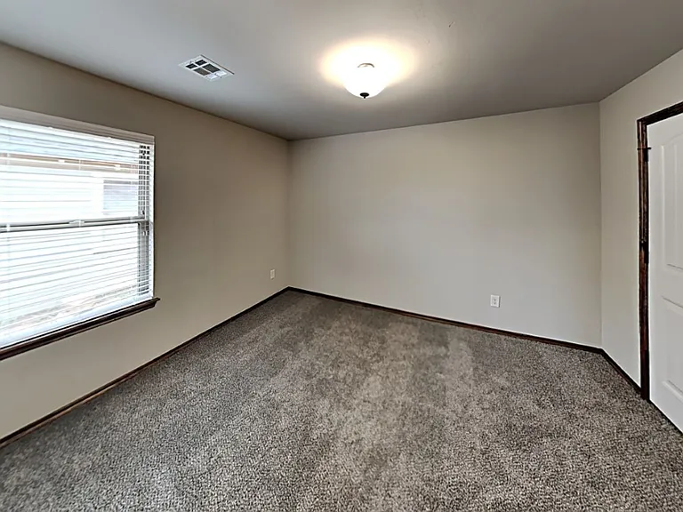 10529 NW 41st St — Photo 14