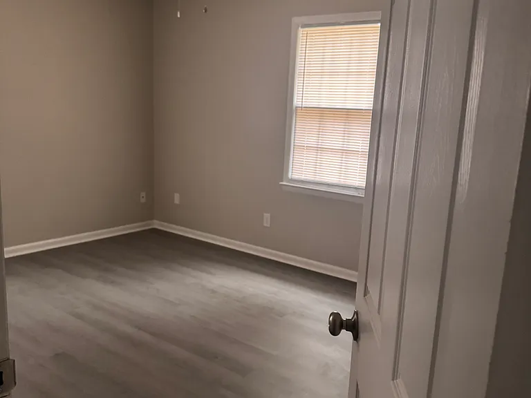 603 W Waddell St #605 — Photo 6