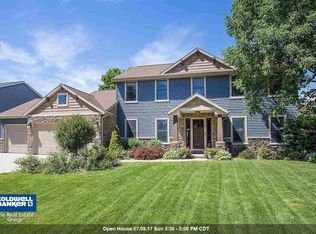 2220 W Roselawn Dr, Appleton, WI 54914