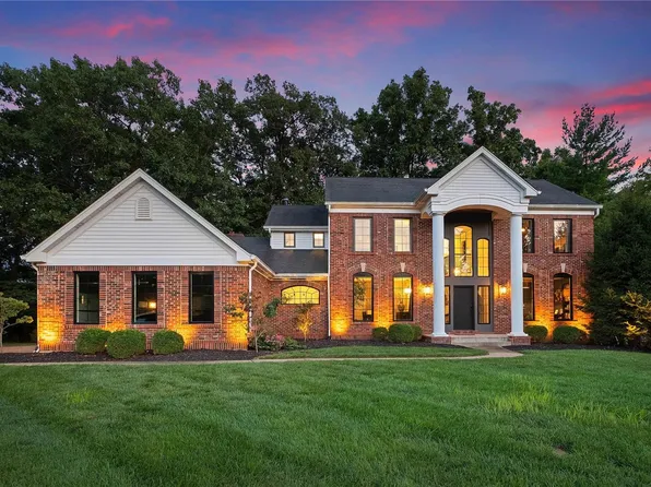 12 Zelkova Ct, Chesterfield, MO 63005