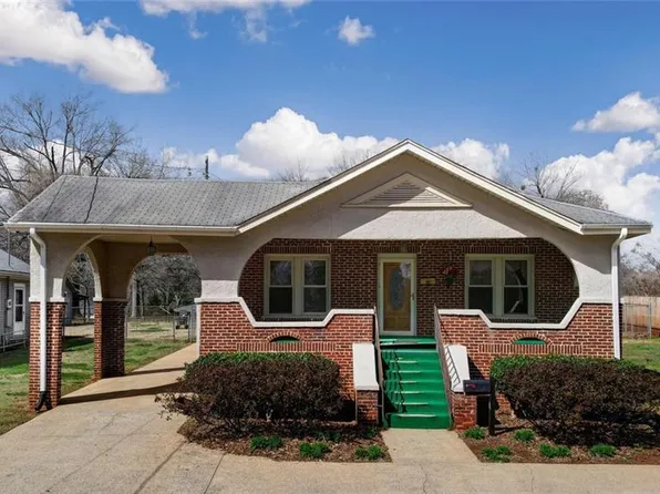 1734 S Scales St, Reidsville, NC 27320