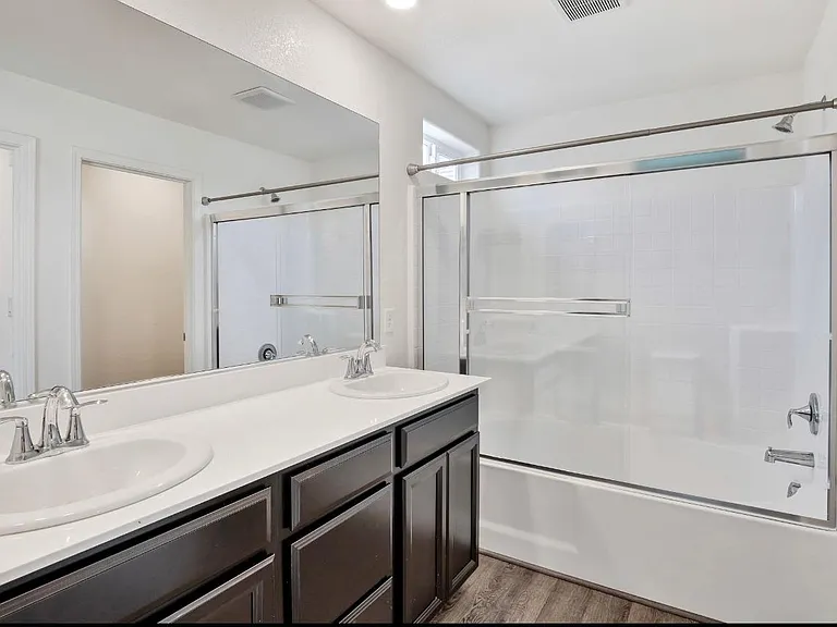 11030 International Dr — Photo 21