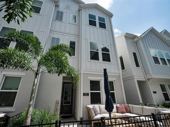 2458 Mangum Ct, Sarasota, FL 34237