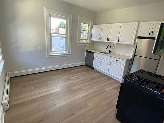 2nd image of 111 Bloomfield Ave APT 5