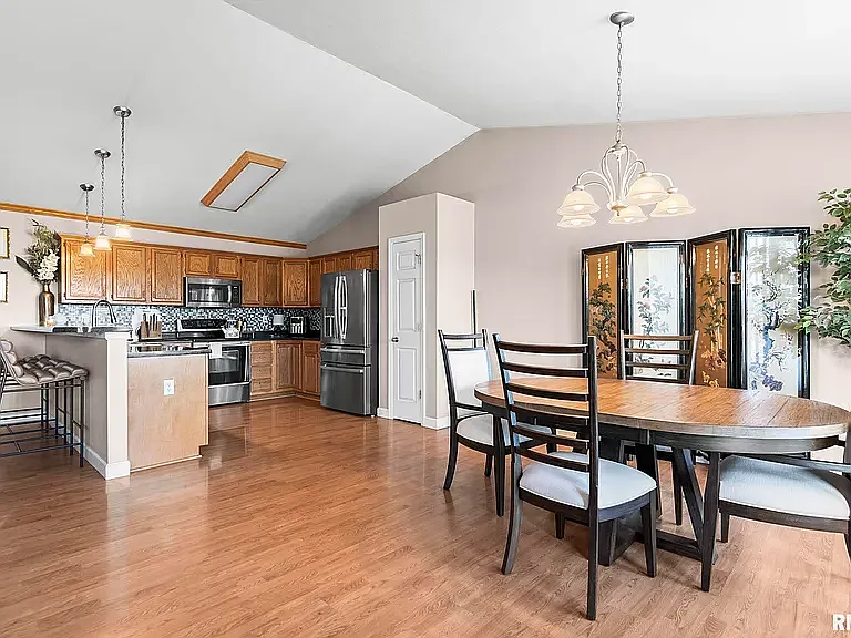 2721 Carl Prairie Dr — Photo 19