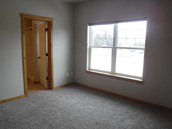 5th image of 3014 Tina Ave