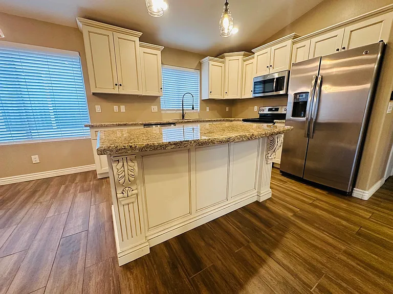 3238 E Kristal Way — Photo 2