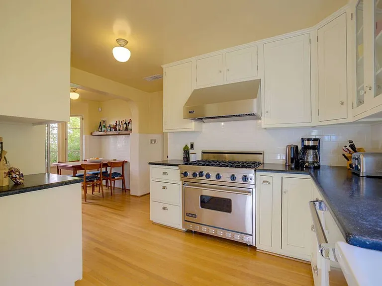 4778 Cromwell Ave — Photo 17