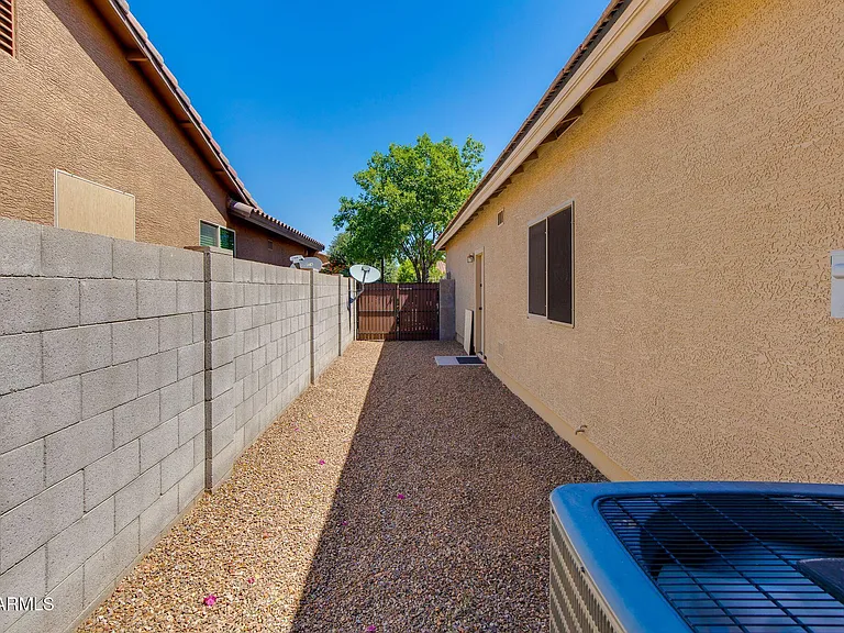 613 W Stanley Ave — Photo 44