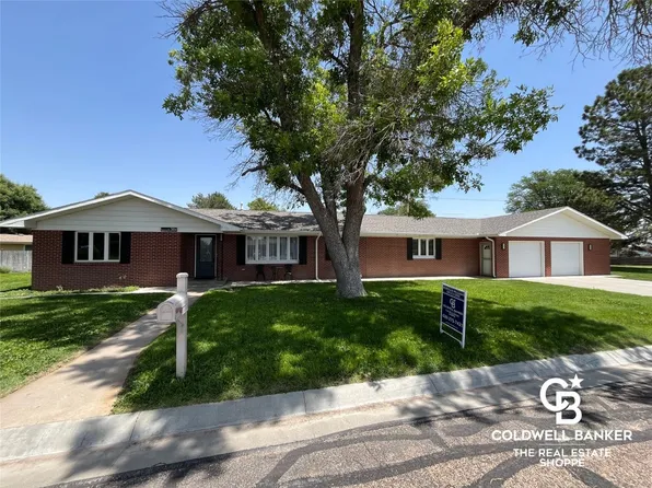 304 Epperson Dr, Scott City, KS 67871