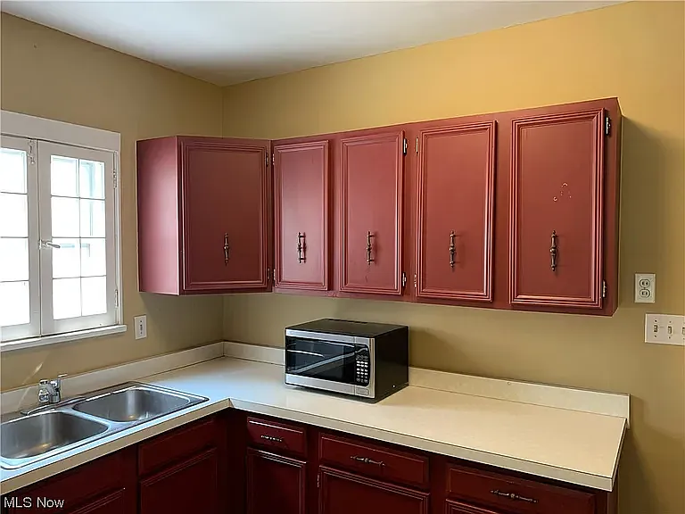 1230 Hathaway Ave #1 — Photo 4