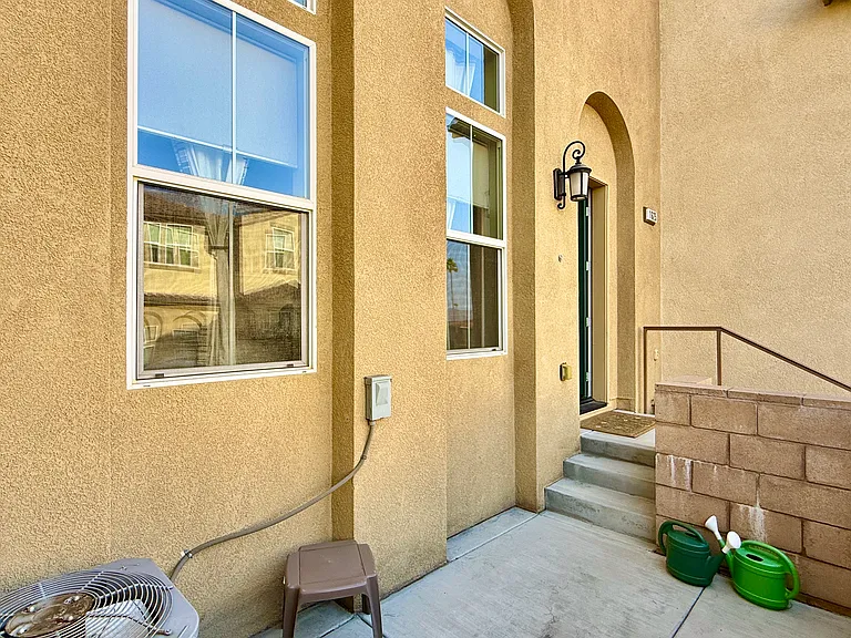 1625 Waterlily Way — Photo 3