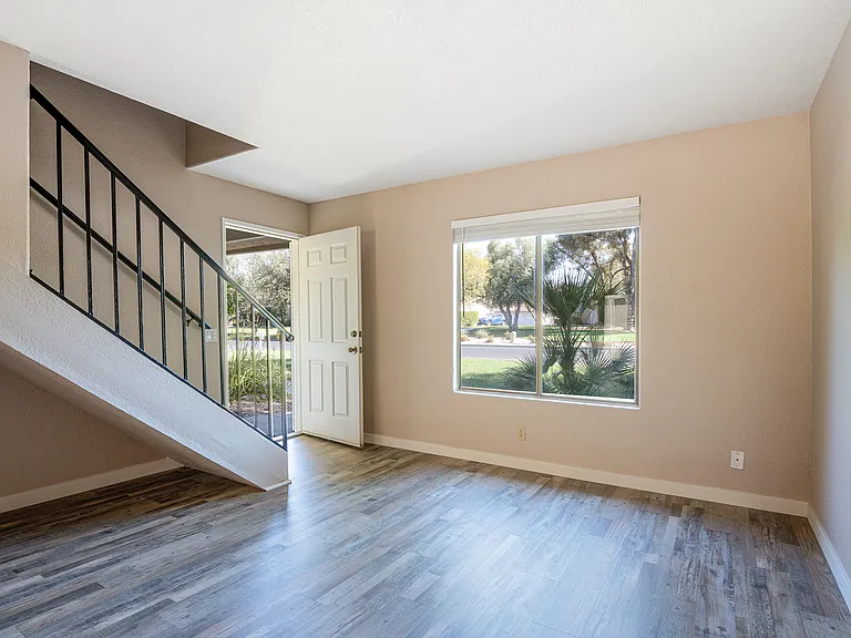 448 Tava Ln — Photo 2