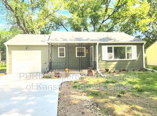 2416 SW 25th Dr, Topeka, KS 66611
