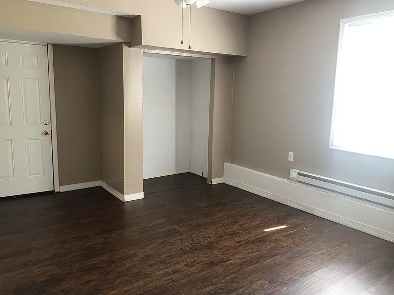 Lower-Level Bedroom 2
