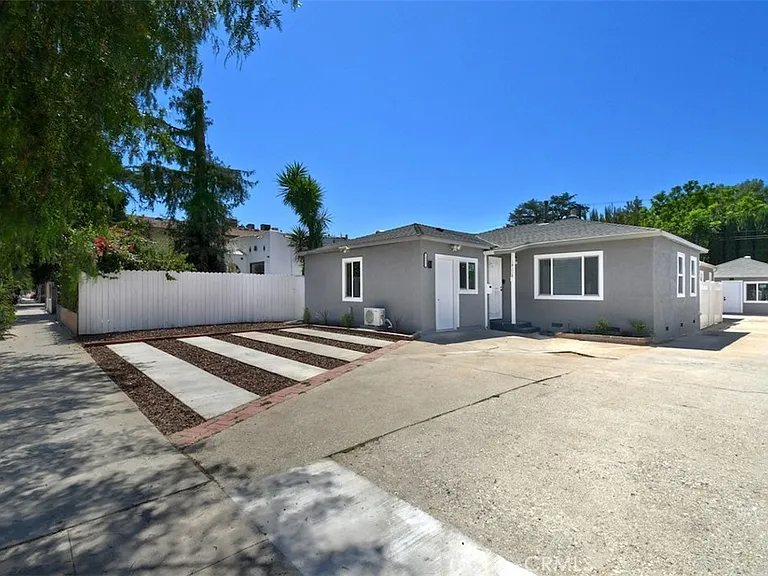 14332 Tiara St — Photo 14