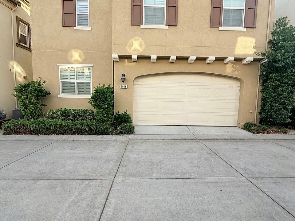 1st image of 1016 Applewood Dr