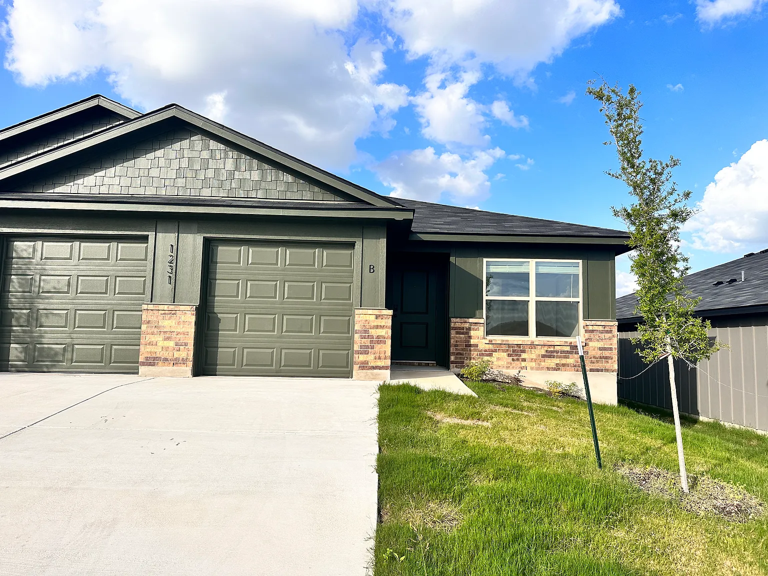 3 bed, $1,500 — Photo 2