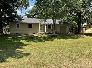 35 Tanglewood Dr, Carl Junction, MO 64834