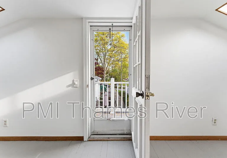 33 Laurel St — Photo 35