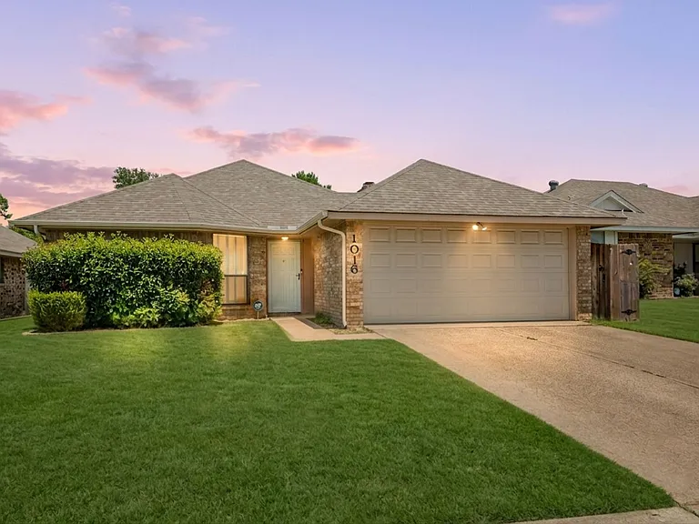 1016 Willowbrook Trl — Photo 28