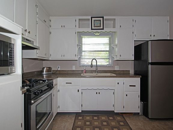 4th image of 246 E Beechwood Ln