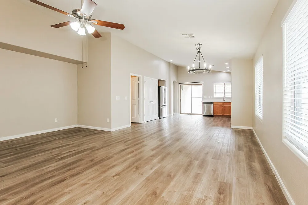 3 bed, 2.5 bath, 1762 sqft, $2,200 — Photo 3