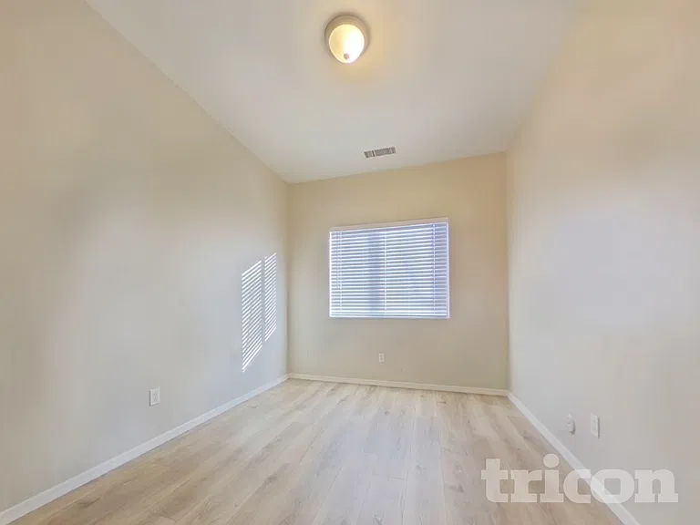 8523 W Papago St — Photo 12