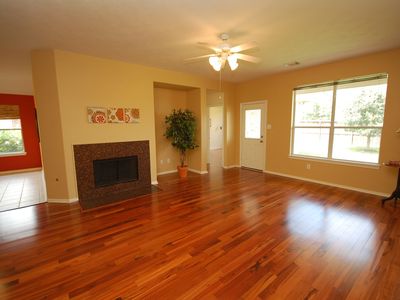 203 Colony Lake Ln, Dickinson, TX, 77539