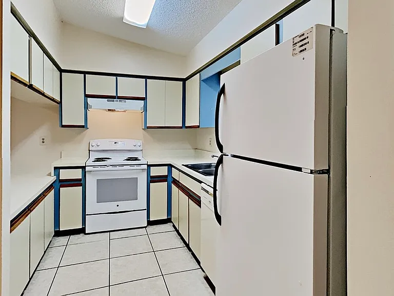 32827 Blossom Ln — Photo 5