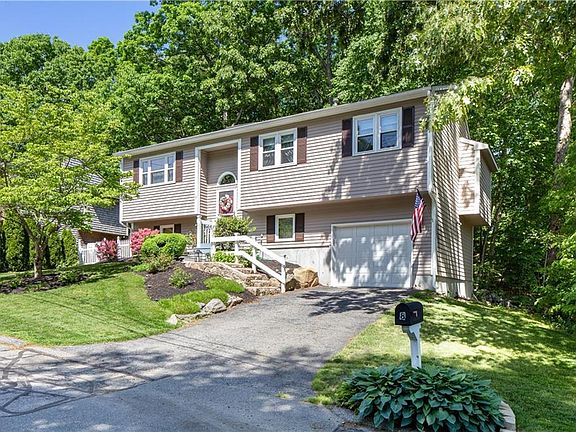 2nd image of 8 Beaver Creek Ct