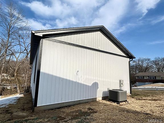 4th image of 9227 Patricia Ln