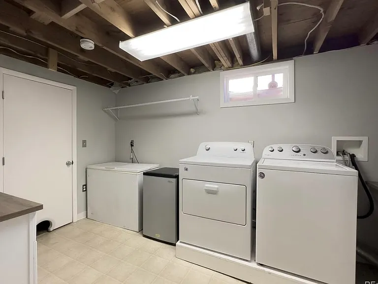 6147 Moore St — Photo 15