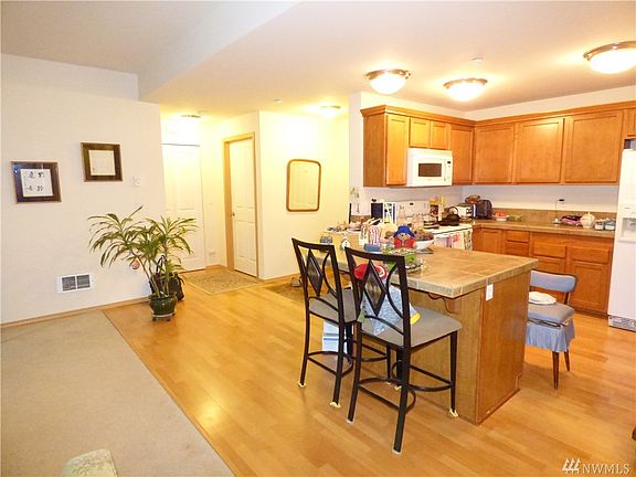 3rd image of 23932 NE 115th Ln Unit 201