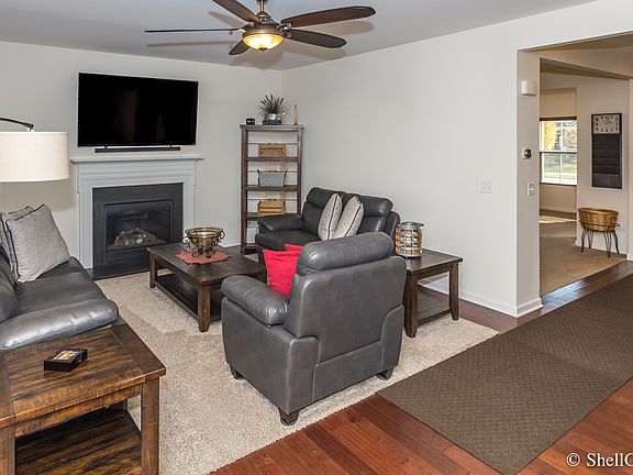 4th image of 1706 Metcalf Ln