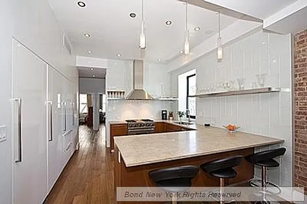 Sold by Bond New York | media 7