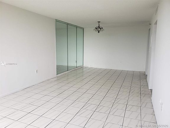 2nd image of 17890 W Dixie Hwy APT 521