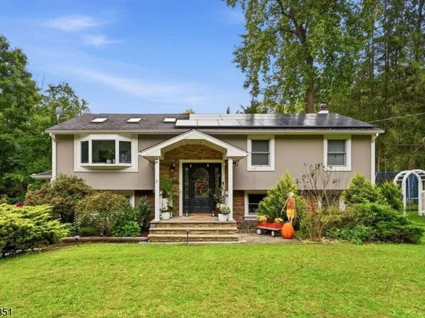9 Ponderosa Pl, West Milford Twp., NJ 07421
