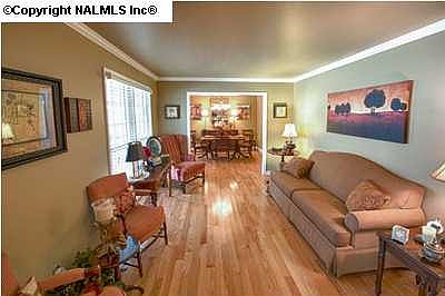 5th image of 2702 Cynthia Ln SE
