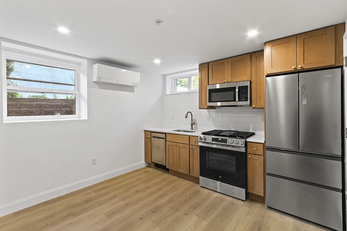 Building Photo - 261 Bradley St #SB